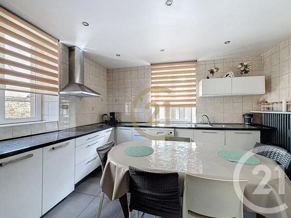 Maison à vendre  10 pièces - 175 m 2   LURE  - 70