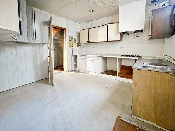 2P+ Local Commercial 83,4 m2 Paris 20