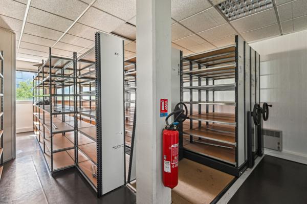 Bureaux à vendre ou à louer à Colombes avec parking et vue dégagée