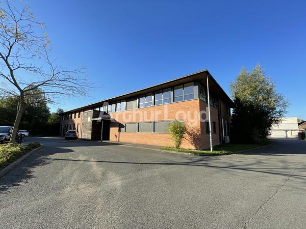 Bureaux à louer à Wambrechies bâtiment indépendant avec accès Rocade Nord Ouest