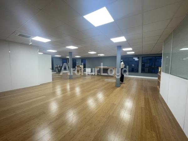 Bureaux à louer à Wambrechies bâtiment indépendant avec accès Rocade Nord Ouest