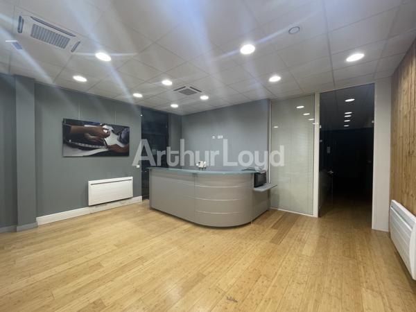 Bureaux à louer à Wambrechies bâtiment indépendant avec accès Rocade Nord Ouest