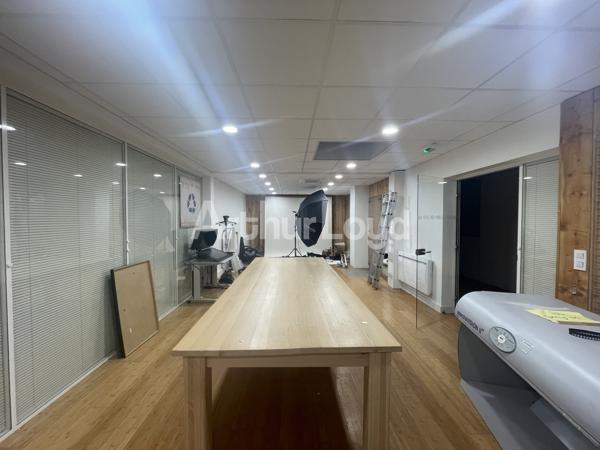 Bureaux à louer à Wambrechies bâtiment indépendant avec accès Rocade Nord Ouest