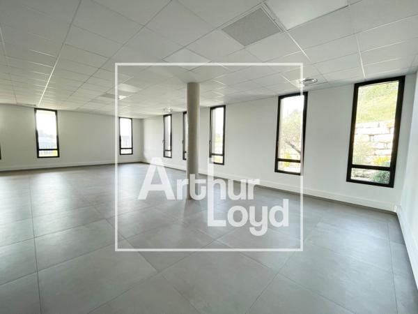 Bureaux neufs à louer à Grabels proche tramway et stationnement en sous sol