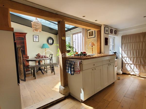 ** Bien RARE -  Cœur de village - Maison + espace Extérieur - Possibilité de local commercial **
Découvrez cette maison de caractère, en plein centre de la dynamique commune de Cormeilles.
Au rez-de-chaussée :
Donnant sur un axe passant  un local commercial de 12m², parfait pour une boutique, une activité libérale, un bureau, un atelier. 
L'accès à l'habitation se fait par la boutique ou via une entrée indépendante.
Un salon chaleureux avec son poêle à bois pour des hivers cosy
Une cuisine ouverte sur la salle à manger lumineuse grâce à la véranda donnant sur la cour/terrasse,
Une buanderie et wc
Un bureau / atelier avec accès sur l'extérieur
À l’étage :
Une suite parentale avec salle de bain (baignoire),
2 chambres supplémentaires
Une salle de douche avec toilettes
Atouts majeurs :
* Aucun travaux à prévoir
• Un espace extérieur de 130m² pour déjeuner, se reposer ou jardiner.
• Possibilité de garer un véhicule.
• Pas de vis-à-vis, circulation fluide dans la maison grâce aux 2 escaliers desservant l'étage, espaces indépendants.
* Un bien unique, idéal pour une résidence principale ou secondaire, alliant espace et praticité de la vie au centre du village.
* Un investissement locatif rentable, en courtes ou longues durées, avec 6 voire 8 couchages.
* Une activité commerciale avec logement

Un cadre de vie préservé et pratique :
* Cœur de village : toutes commodités à pied (écoles, collège, nombreux commerces, marché hebdomadaire).
* Village et région dynamiques : Patrimoine, authenticité normande, vie locale animée, activités culturelles (cinéma) et nature
* Situation idéale : 2h de Paris, Proche de la côte fleurie, 30 min de Deauville, 20 min de Pont-l’Évêque.