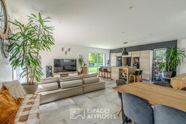 Chaumière contemporaine et son annexe indépendante