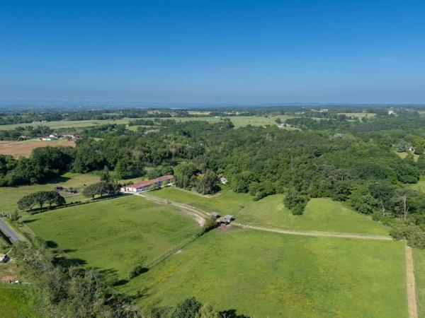 Dpt Dordogne (24), à vendre BERGERAC propriété P7 - terrain de 87000 m2