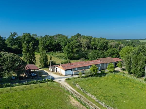 Dpt Dordogne (24), à vendre BERGERAC propriété P7 - terrain de 87000 m2