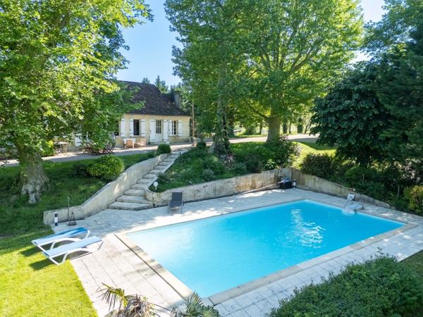 Dpt Dordogne (24), à vendre BERGERAC propriété P7 - terrain de 87000 m2