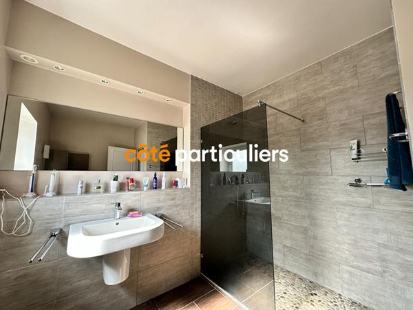 Vente Appartement104,12 m² - 4 Pièces - VALS PRES LE PUY (43750)