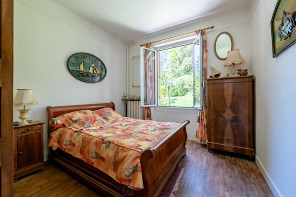 Voici une propriété au calme et à proximité de tout !