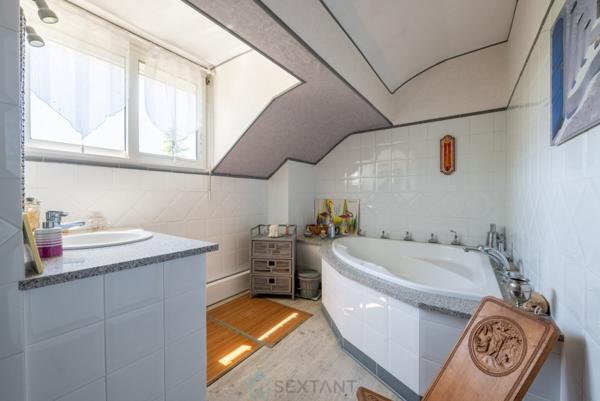 Voici une propriété au calme et à proximité de tout !