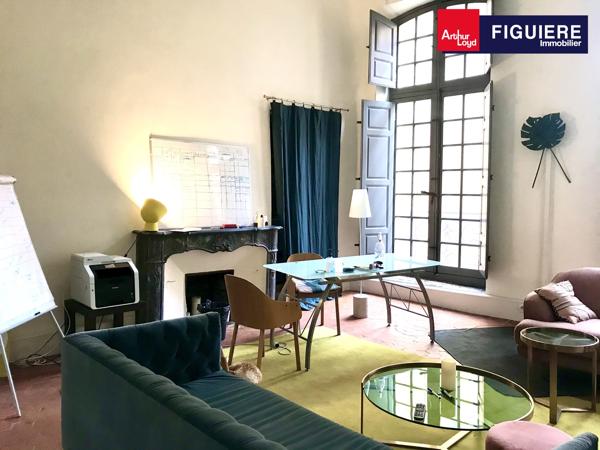 BUREAUX AVEC PARKING EN CV D'AIX, TRÈS BON ÉTAT