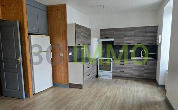Vente / Immeuble à Saint-Yorre (03270)