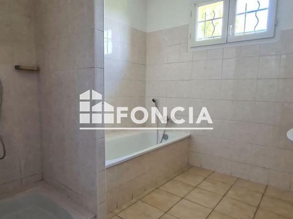 Location Maison 4 pièces 85.9 m² - 17 BIS AVENUE CHARLES DE GAULLE Piolenc 84420