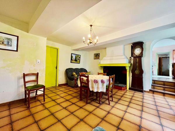 EXCLUSIVITÉ - MONTRÉAL - MAISON - 4 CHAMBRES - JARDIN - TRAVAUX A PRÉVOIR - VISITE VIRTUELLE SUR DEMANDE