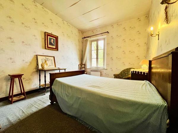 EXCLUSIVITÉ - MONTRÉAL - MAISON - 4 CHAMBRES - JARDIN - TRAVAUX A PRÉVOIR - VISITE VIRTUELLE SUR DEMANDE