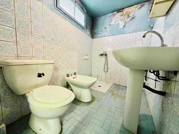 EXCLUSIVITÉ - MONTRÉAL - MAISON - 4 CHAMBRES - JARDIN - TRAVAUX A PRÉVOIR - VISITE VIRTUELLE SUR DEMANDE