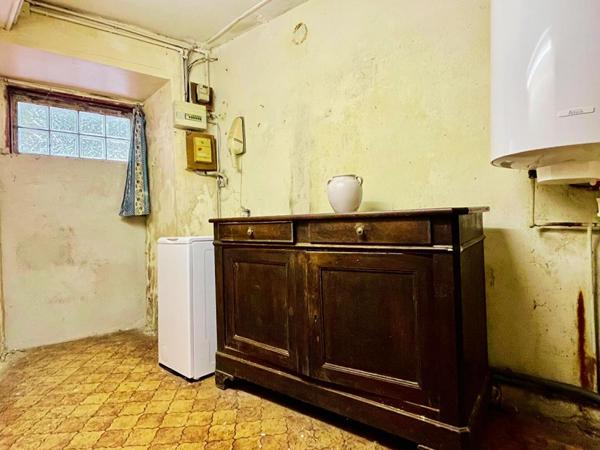 EXCLUSIVITÉ - MONTRÉAL - MAISON - 4 CHAMBRES - JARDIN - TRAVAUX A PRÉVOIR - VISITE VIRTUELLE SUR DEMANDE