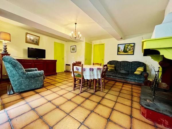 EXCLUSIVITÉ - MONTRÉAL - MAISON - 4 CHAMBRES - JARDIN - TRAVAUX A PRÉVOIR - VISITE VIRTUELLE SUR DEMANDE