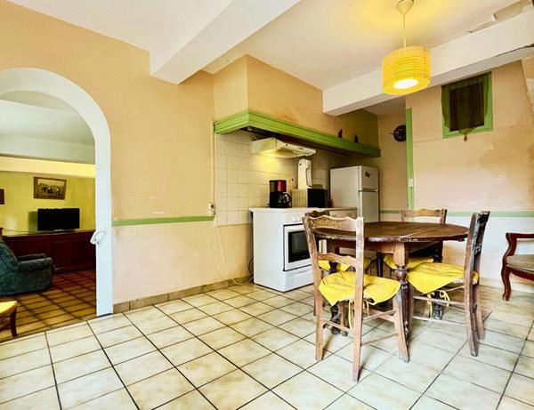 EXCLUSIVITÉ - MONTRÉAL - MAISON - 4 CHAMBRES - JARDIN - TRAVAUX A PRÉVOIR - VISITE VIRTUELLE SUR DEMANDE