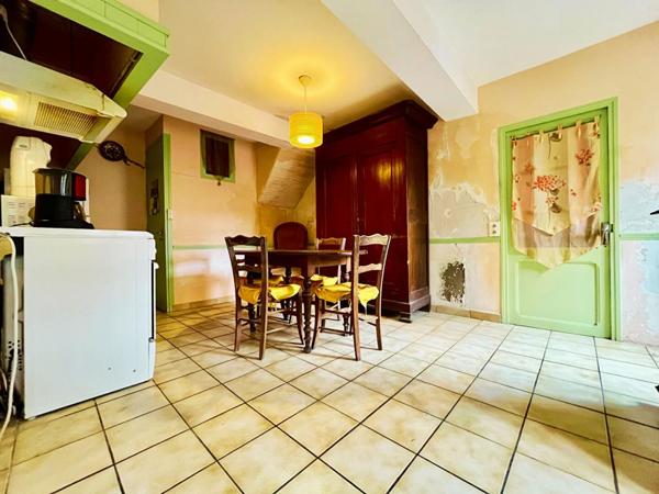 EXCLUSIVITÉ - MONTRÉAL - MAISON - 4 CHAMBRES - JARDIN - TRAVAUX A PRÉVOIR - VISITE VIRTUELLE SUR DEMANDE