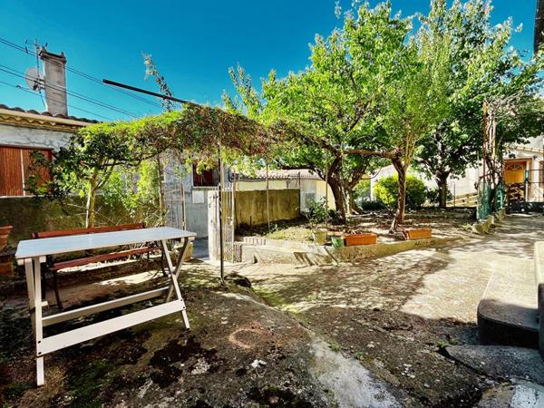 EXCLUSIVITÉ - MONTRÉAL - MAISON - 4 CHAMBRES - JARDIN - TRAVAUX A PRÉVOIR - VISITE VIRTUELLE SUR DEMANDE