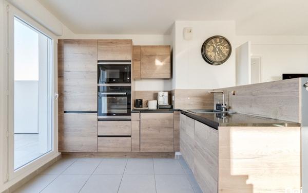 Appartement à vendre    3 pièces • 66,55 m2 Marseille 9