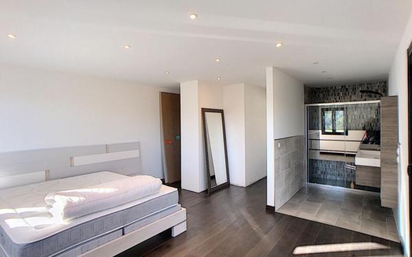 Maison à vendre    3 pièces • 193,28 m2 Mougins