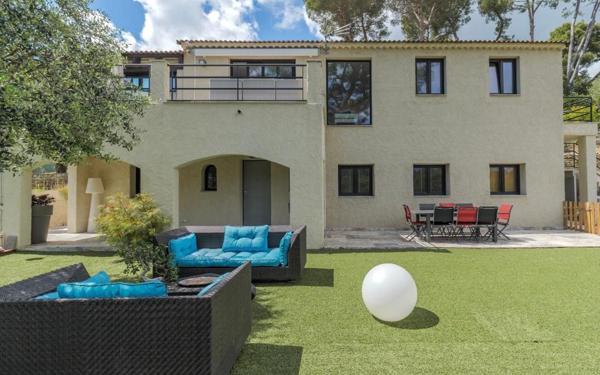 Maison à vendre    3 pièces • 193,28 m2 Mougins