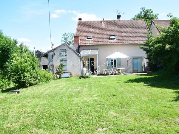Durdat-Larequille (03310) Maison avec 3 chambres et dépendances sur 1,1 Hectare