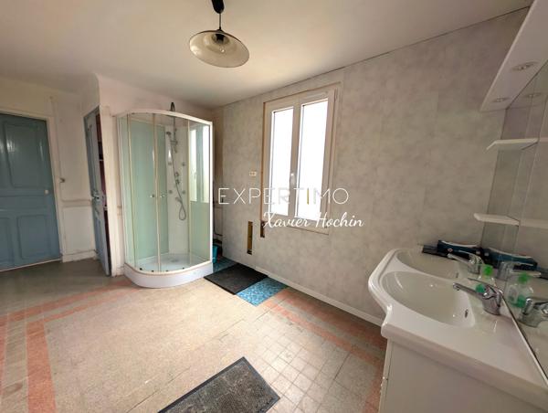 Durdat-Larequille (03310) Maison avec 3 chambres et dépendances sur 1,1 Hectare