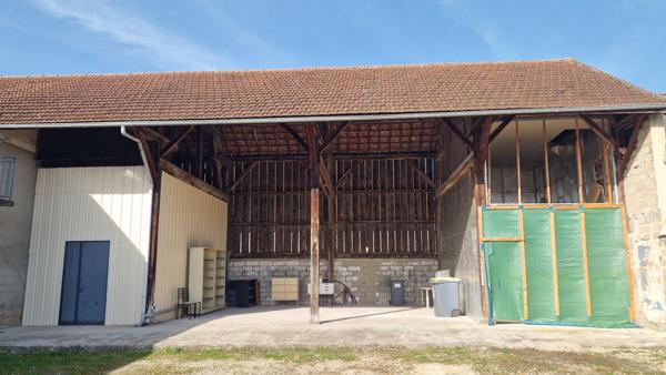 PROCHE CENTRE VILLE SENS, MAISON BEAU VOLUME + DEPENDANCE