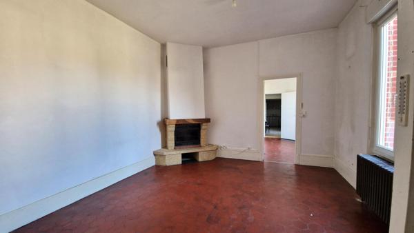 PROCHE CENTRE VILLE SENS, MAISON BEAU VOLUME + DEPENDANCE