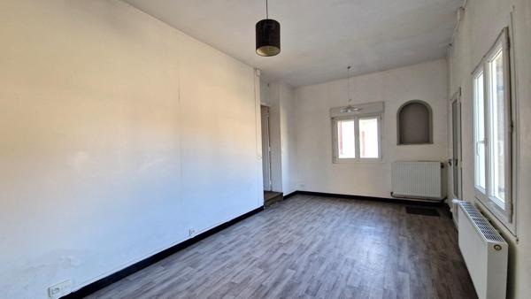 PROCHE CENTRE VILLE SENS, MAISON BEAU VOLUME + DEPENDANCE