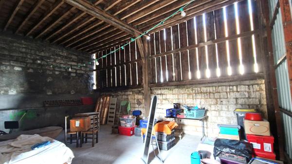 PROCHE CENTRE VILLE SENS, MAISON BEAU VOLUME + DEPENDANCE