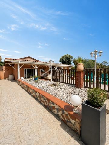 Exclusivité - Maison de caractère 220 m² env. - Piscine - Dépendances - Terrain de 2 000 m² - Bressols