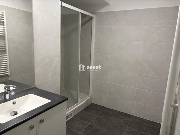 Location Appartement 3 pièces 77.8 m² - Levallois-perret 92300