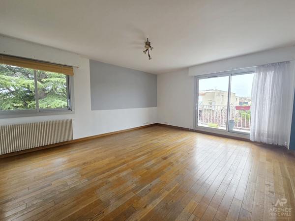 Appartement Rueil-malmaison 3 pièce(s) 69.84 m2 Loyer 1 800 €/mois charges comprises **  - Référence  20100