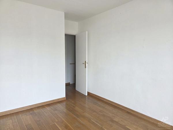 Appartement Rueil-malmaison 3 pièce(s) 69.84 m2 Loyer 1 800 €/mois charges comprises **  - Référence  20100