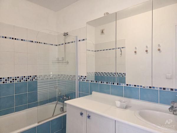 Appartement Rueil-malmaison 3 pièce(s) 69.84 m2 Loyer 1 800 €/mois charges comprises **  - Référence  20100