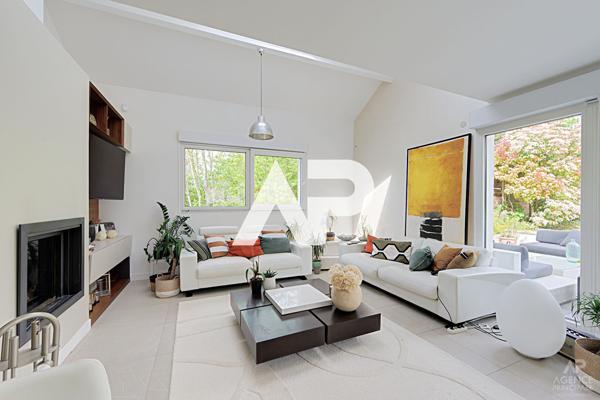 Maison Rueil Malmaison 6 pièce(s) 155.50 m2 1 190 000 € **  - Référence  20118