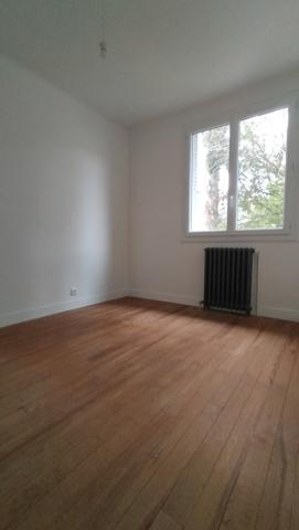 Charmante Maison de 73 m² Entièrement Rénovée avec Sous-sol Complet et Terrain de 531 m²