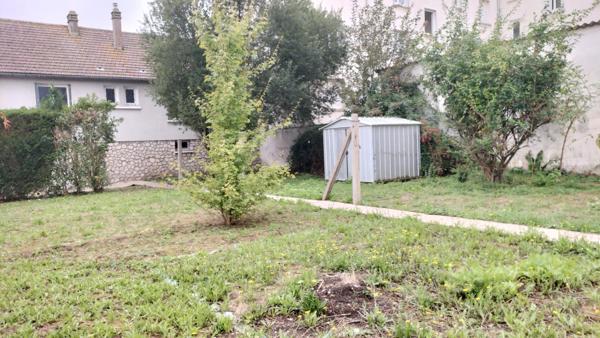 Charmante Maison de 73 m² Entièrement Rénovée avec Sous-sol Complet et Terrain de 531 m²