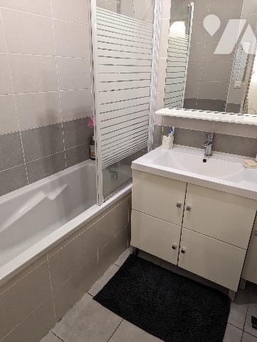 Maison de ville sur 3 niveaux tbe 2 grandes chambres