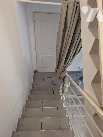 Maison de ville sur 3 niveaux tbe 2 grandes chambres