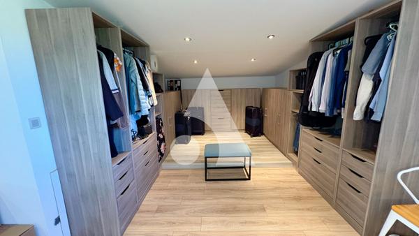 Maison 7 pièces 203 m2