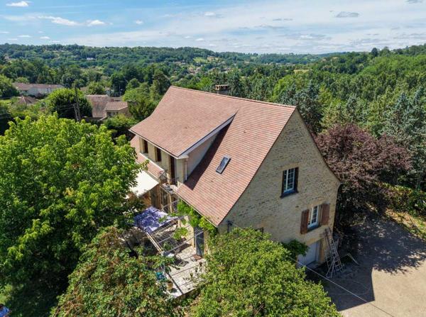 Maison contemporaine - Sarlat-la-caneda Sarlat – Grande maison familiale de 7 chambres avec piscine sur 1 930 m² de jardin clos