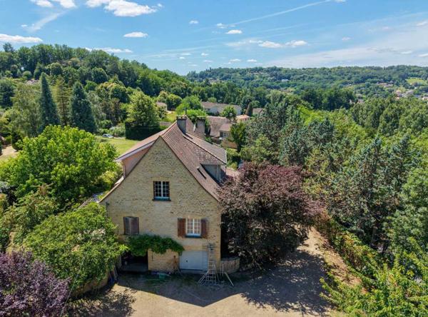 Maison contemporaine - Sarlat-la-caneda Sarlat – Grande maison familiale de 7 chambres avec piscine sur 1 930 m² de jardin clos
