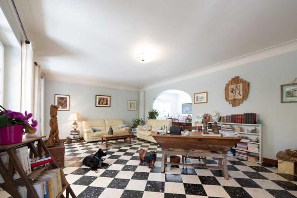 Maison contemporaine - Sarlat-la-caneda Sarlat – Grande maison familiale de 7 chambres avec piscine sur 1 930 m² de jardin clos